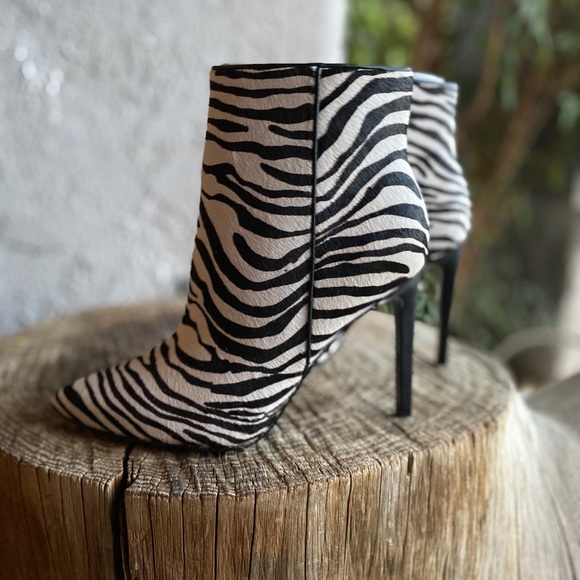 Tennon Dress Bootie by Nine West Size 8 - Picture 3 of 6